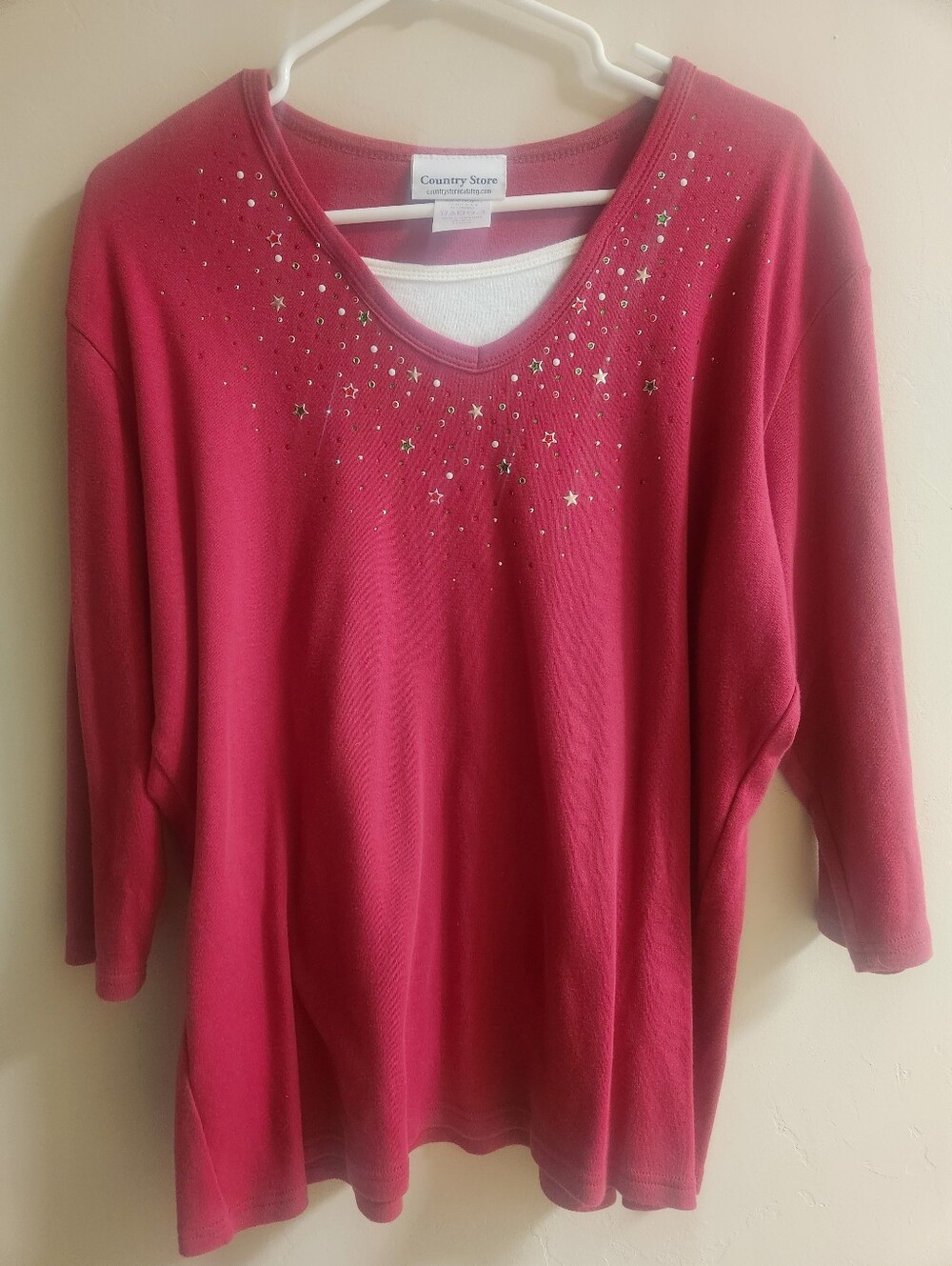 Country Store Women's Cranberry Embellished V-Neck Sweatshirt